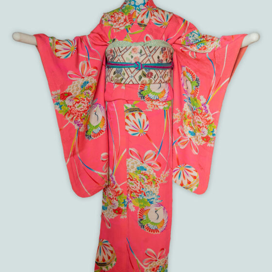 寧々 8歳〜13歳向けアンティーク着物レンタル