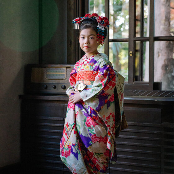絢爛 8歳〜13歳向けアンティーク着物レンタル（舞妓風）
